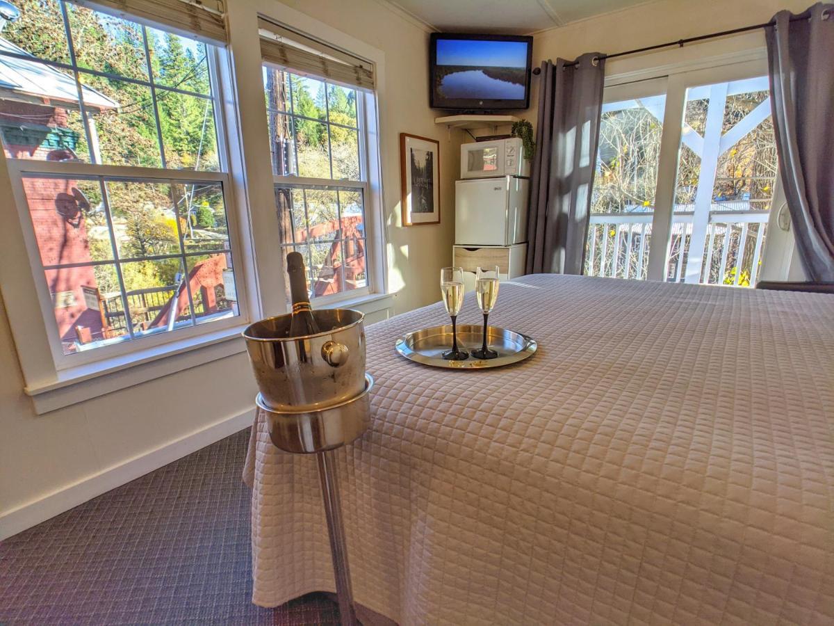 Carriage House Inn Downieville Exterior photo