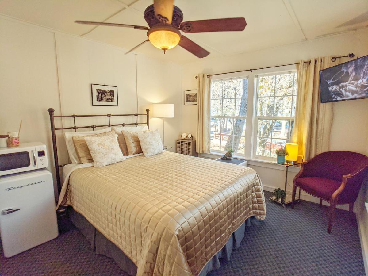 Carriage House Inn Downieville Exterior photo